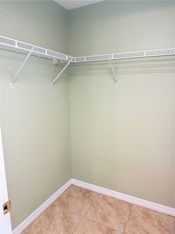 1934 Westminster Circle 9-5, Vero Beach, FL 32966