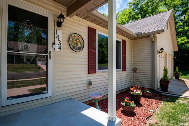 1434 W TIFFANY Drive, Peoria, IL 61614