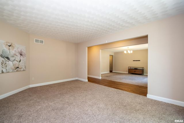 1434 W TIFFANY Drive, Peoria, IL 61614