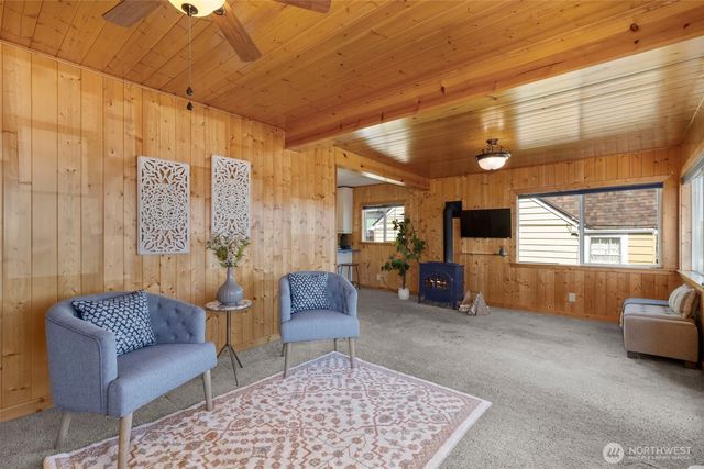 2708 E 10th Street, Bremerton, WA 98310