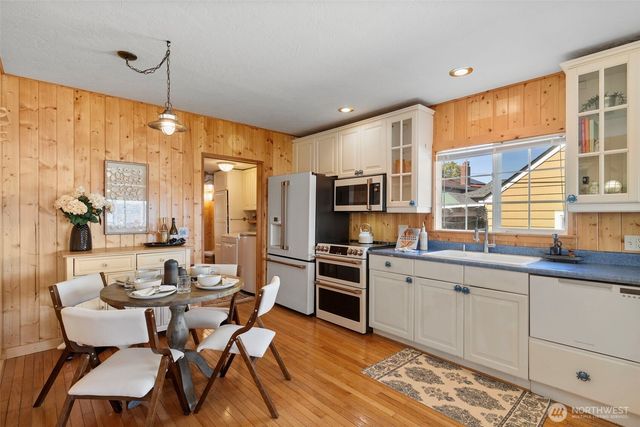 2708 E 10th Street, Bremerton, WA 98310