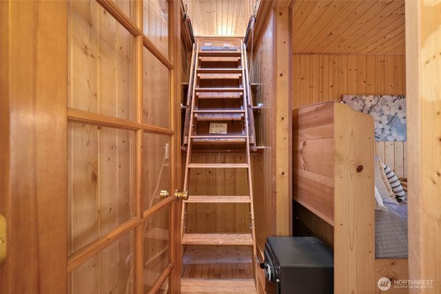 2708 E 10th Street, Bremerton, WA 98310