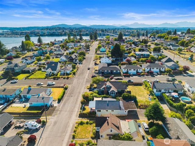 2708 E 10th Street, Bremerton, WA 98310