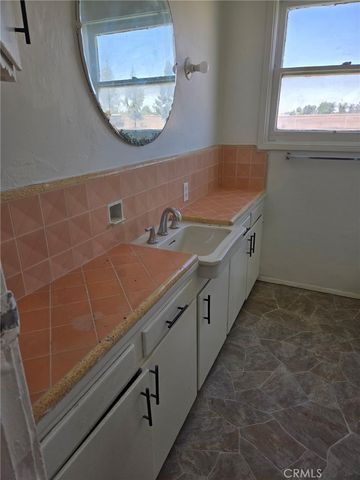 208 Brink DR, Bakersfield, CA 93304