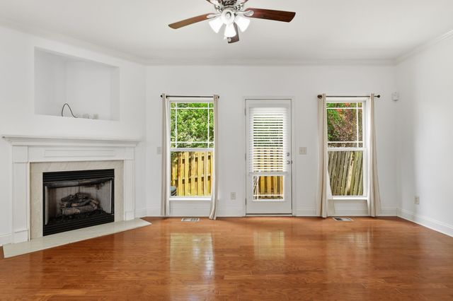 131 Stonecrest Dr, Nashville, TN 37209