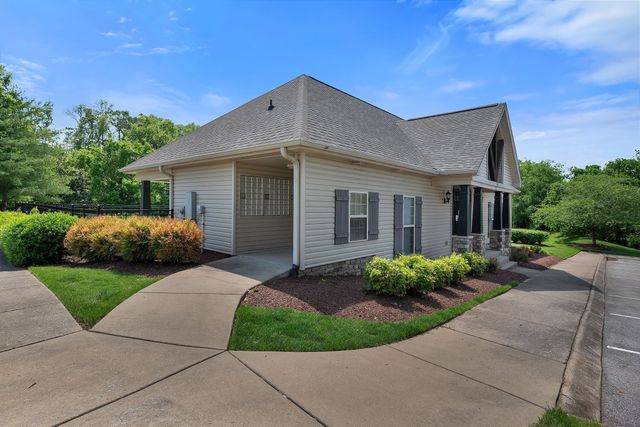 131 Stonecrest Dr, Nashville, TN 37209