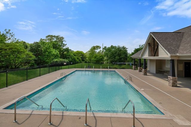 131 Stonecrest Dr, Nashville, TN 37209