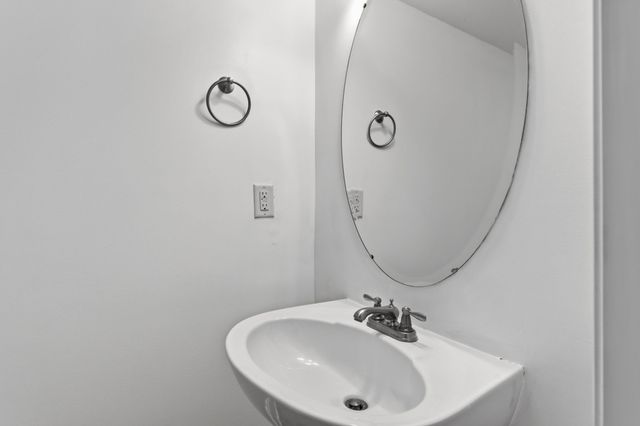 131 Stonecrest Dr, Nashville, TN 37209