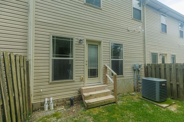 131 Stonecrest Dr, Nashville, TN 37209