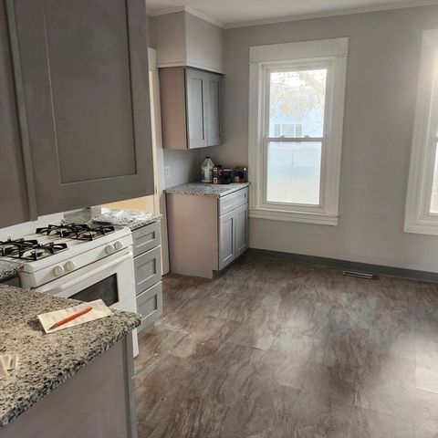 468 Springfield St, Agawam, MA 01001