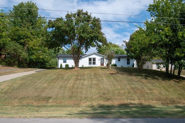 146 Lakeside Park Dr, Hendersonville, TN 37075