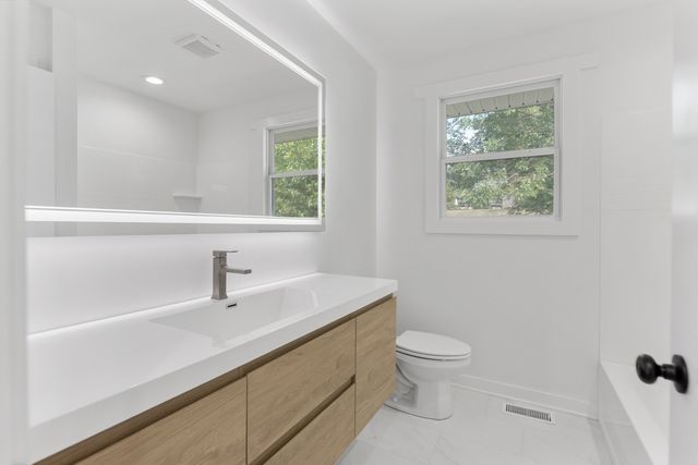 146 Lakeside Park Dr, Hendersonville, TN 37075