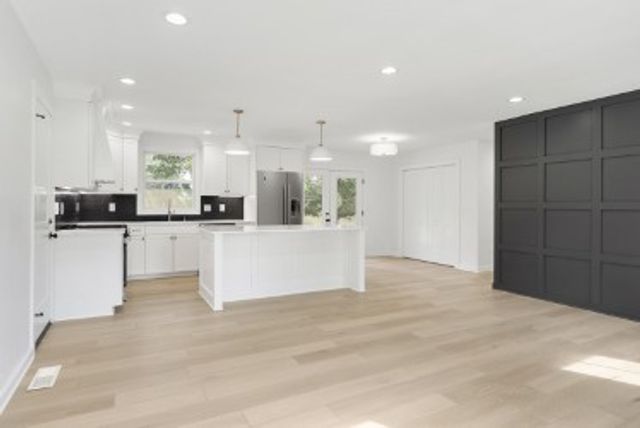 146 Lakeside Park Dr, Hendersonville, TN 37075