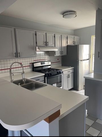 1511 Crab Tree Drive, Westmont, IL 60559