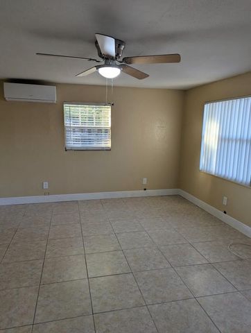 664 W Melrose Cir, Fort Lauderdale, FL 33312