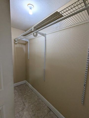 664 W Melrose Cir, Fort Lauderdale, FL 33312