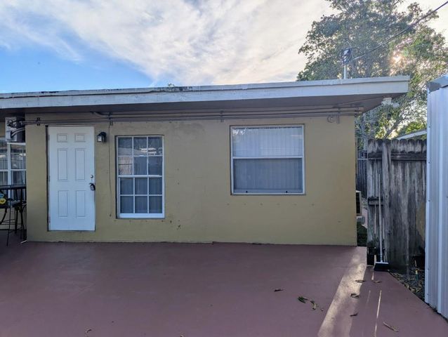 664 W Melrose Cir, Fort Lauderdale, FL 33312