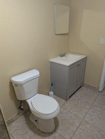 664 W Melrose Cir, Fort Lauderdale, FL 33312