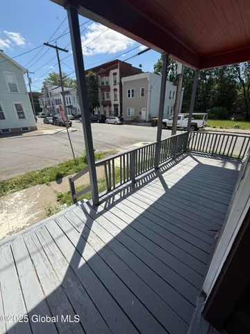 2 Park Avenue, Troy, NY 12180