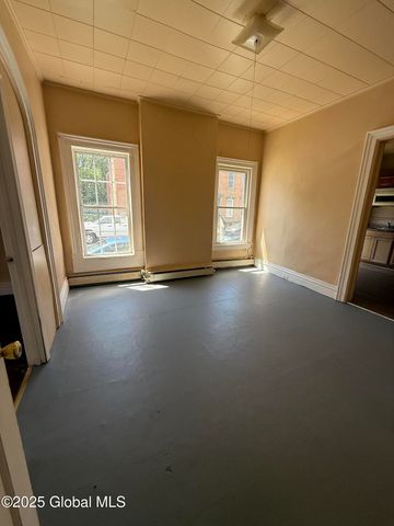 2 Park Avenue, Troy, NY 12180