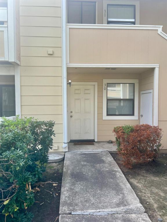 1545 Pyrenees #30, Stockton, CA 95210