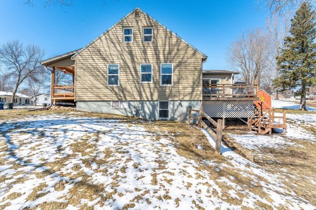 400 W Douglas Avenue, Fergus Falls, MN 56537