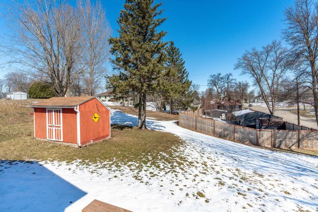 400 W Douglas Avenue, Fergus Falls, MN 56537