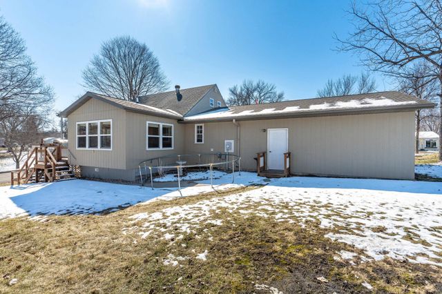 400 W Douglas Avenue, Fergus Falls, MN 56537