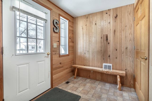 400 W Douglas Avenue, Fergus Falls, MN 56537