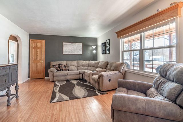 400 W Douglas Avenue, Fergus Falls, MN 56537