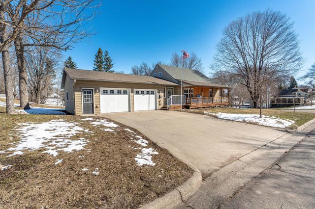 400 W Douglas Avenue, Fergus Falls, MN 56537