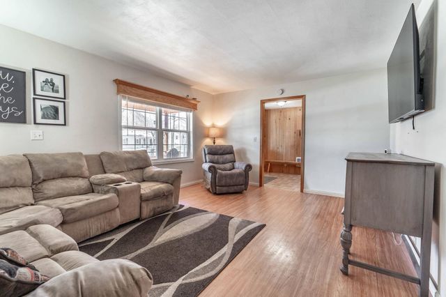 400 W Douglas Avenue, Fergus Falls, MN 56537