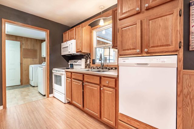 400 W Douglas Avenue, Fergus Falls, MN 56537