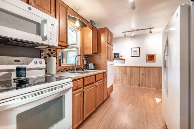 400 W Douglas Avenue, Fergus Falls, MN 56537