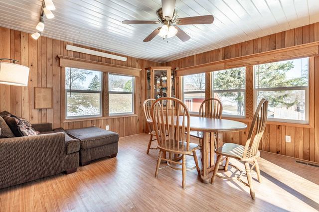 400 W Douglas Avenue, Fergus Falls, MN 56537