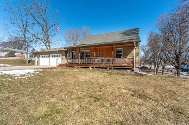 400 W Douglas Avenue, Fergus Falls, MN 56537