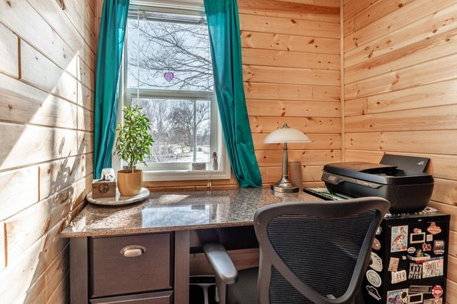 400 W Douglas Avenue, Fergus Falls, MN 56537