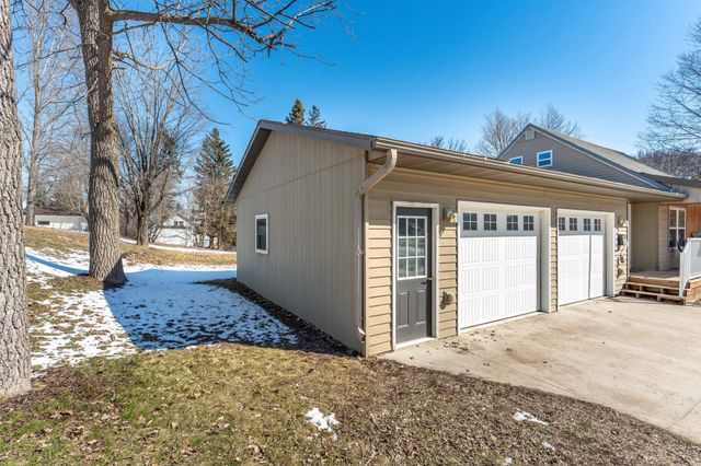 400 W Douglas Avenue, Fergus Falls, MN 56537