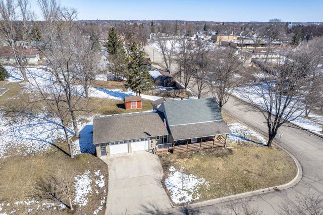 400 W Douglas Avenue, Fergus Falls, MN 56537