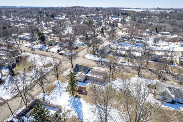 400 W Douglas Avenue, Fergus Falls, MN 56537