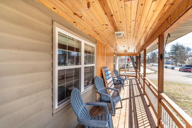 400 W Douglas Avenue, Fergus Falls, MN 56537