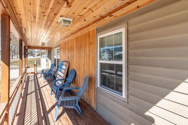 400 W Douglas Avenue, Fergus Falls, MN 56537