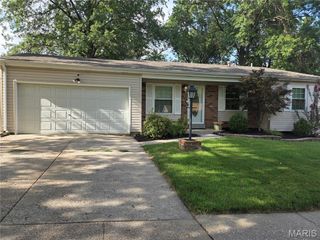 6829 Finchdale Court, Florissant, MO 63033