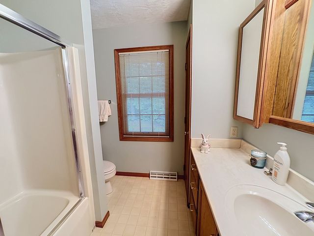 3707 75th Street Court, Moline, IL 61265