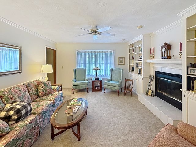 3707 75th Street Court, Moline, IL 61265