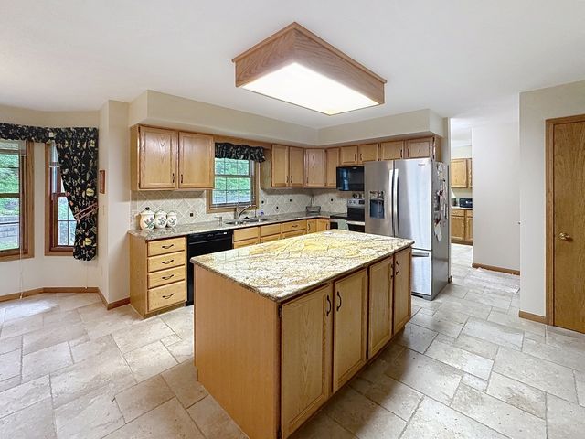 3707 75th Street Court, Moline, IL 61265
