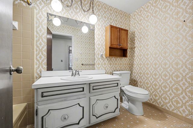 24570 Quad Park Lane, Clinton Charter Township, MI 48035