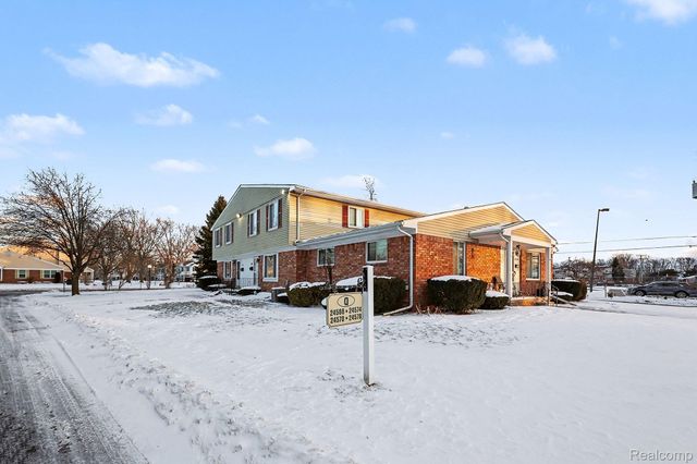 24570 Quad Park Lane, Clinton Charter Township, MI 48035