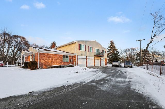 24570 Quad Park Lane, Clinton Charter Township, MI 48035