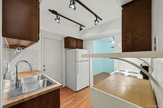 24570 Quad Park Lane, Clinton Charter Township, MI 48035